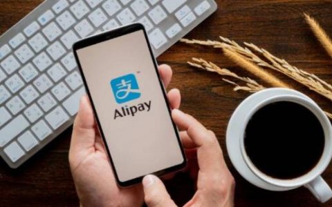 PayPal是哪个国家的？PayPal和支付宝有什么不同？PayPal和支付宝的用户群体分别是什么？